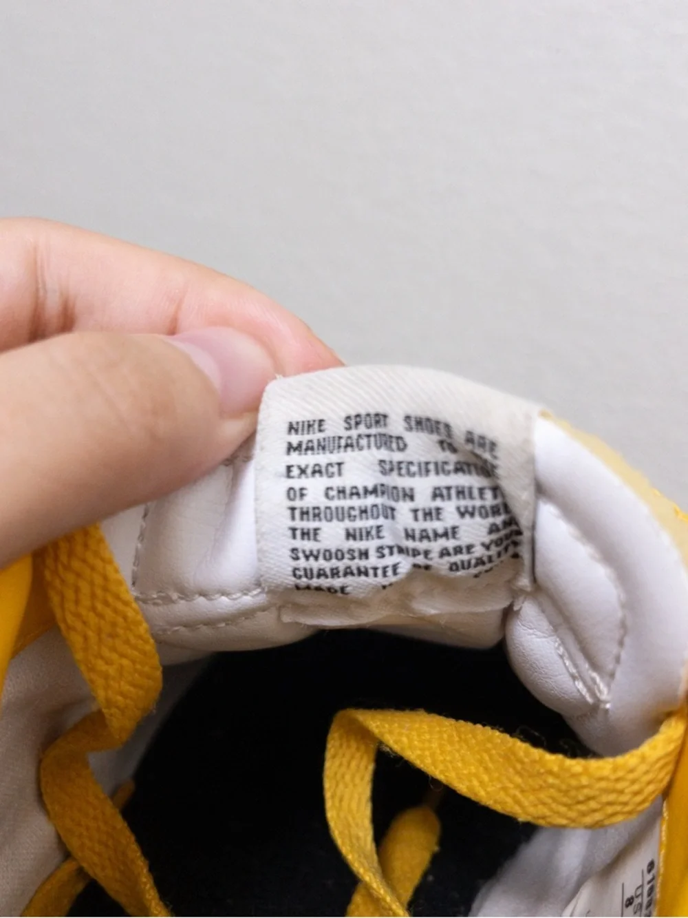 Nike Zoom Blazer Low SB Sneakers 8 White Yellow Skateboarding Cushioned
